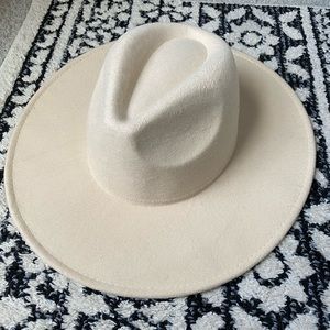 Brand New! Cream felt hat